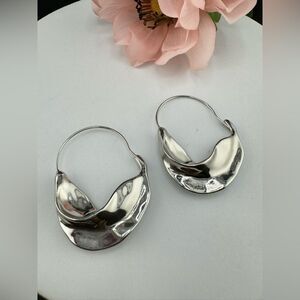 Silver geo hoop earrings S188